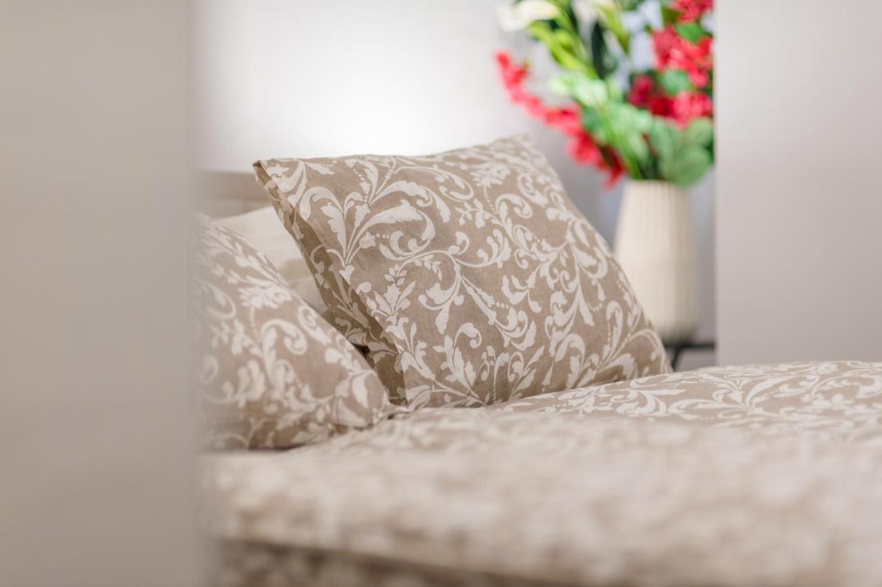 Downtown Heart 3bdr Jokai Square Ac Apartamento *