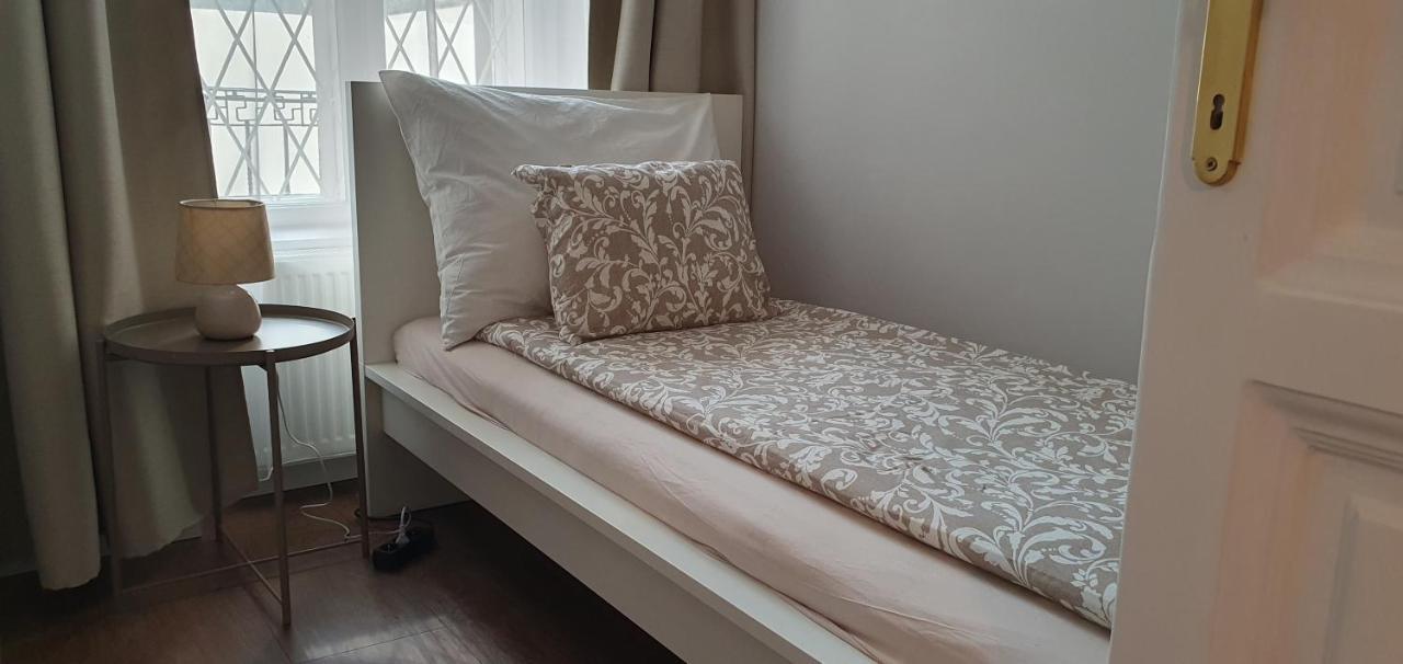Downtown Heart 3bdr Jokai Square Ac Apartamento *